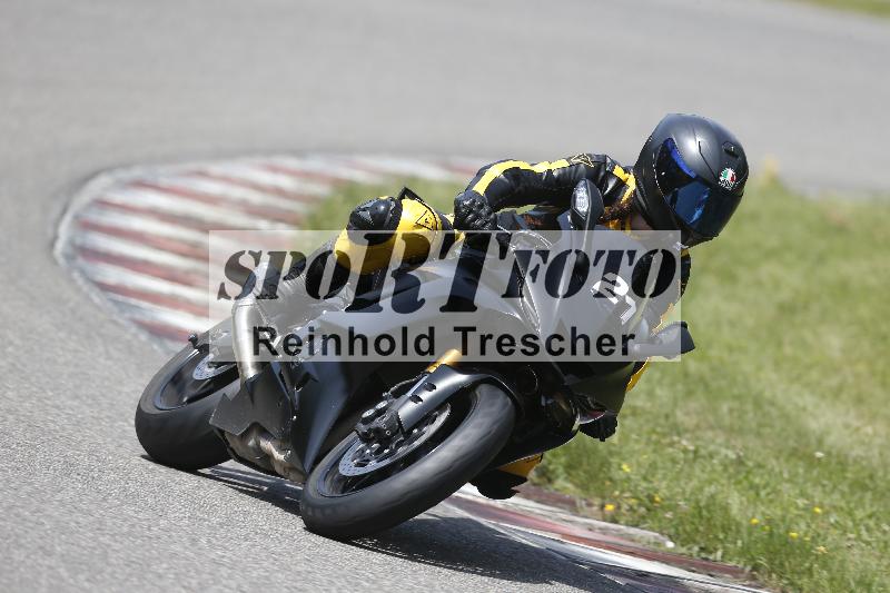 /27 12.06.2025 Ducati Schweiz Trackday Warmup  ADR/blau-bleu/21